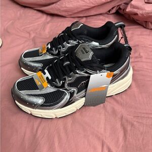 AVIA 5000 Black and Silver Sneakers